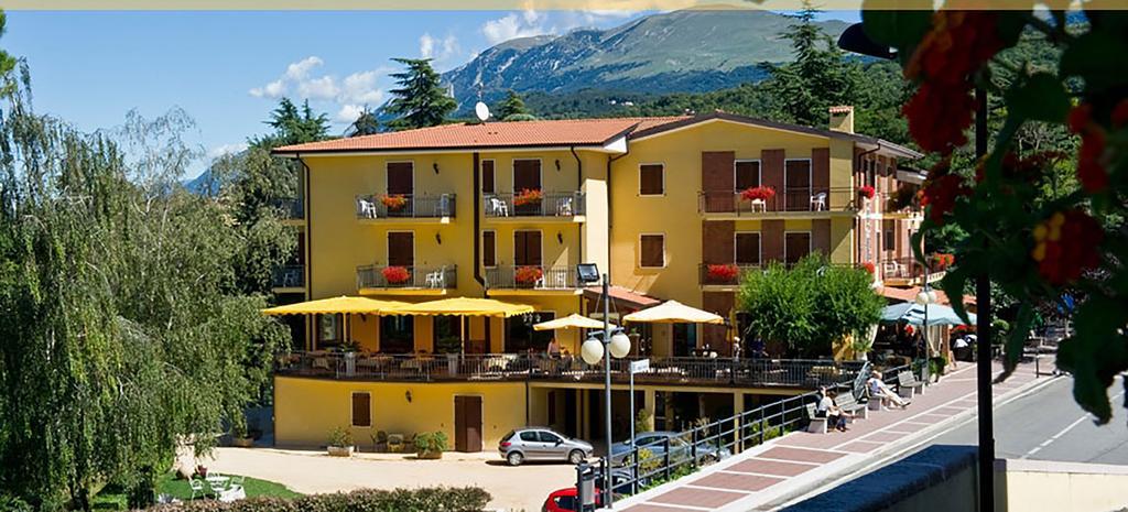 Hotel Costabella San Zeno di Montagna Buitenkant foto